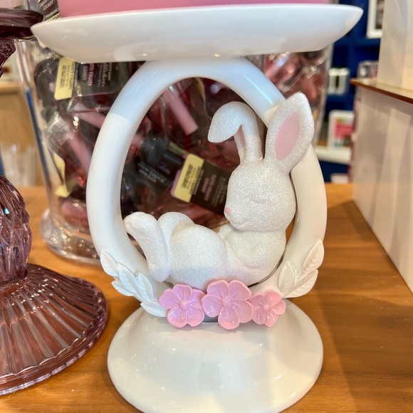 Bath & Body Works Napping Bunny 3 wick Pedestal Candle Holder - Picture 6 of 7